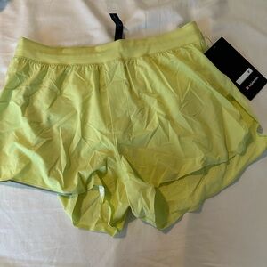 Lululemon Men’s fast and free lined running shorts size L